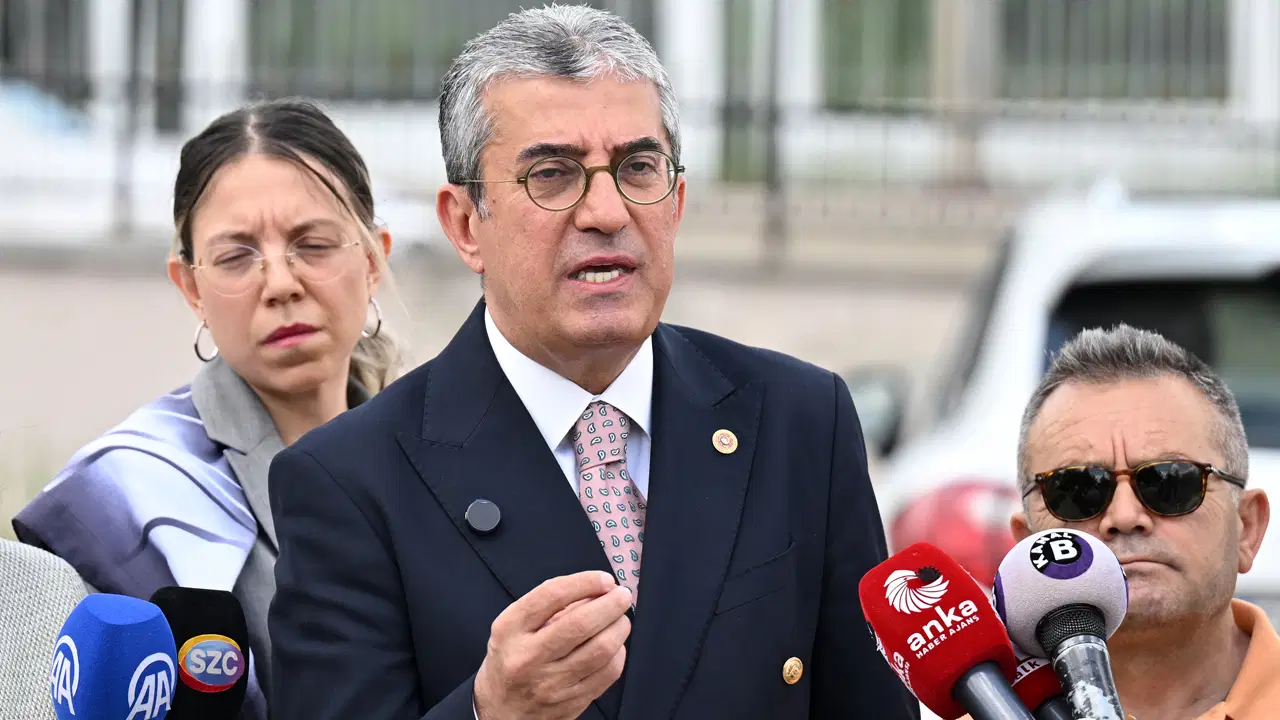 Hakkındaki 'tedbir' kararı kaldırılan Gökhan Günaydın'dan ilk açıklama! Meclis Başkanlığı'na seslendi: 'Bir gece yarısı grup başkanvekilliği tabelasını nasıl söktüyse...'