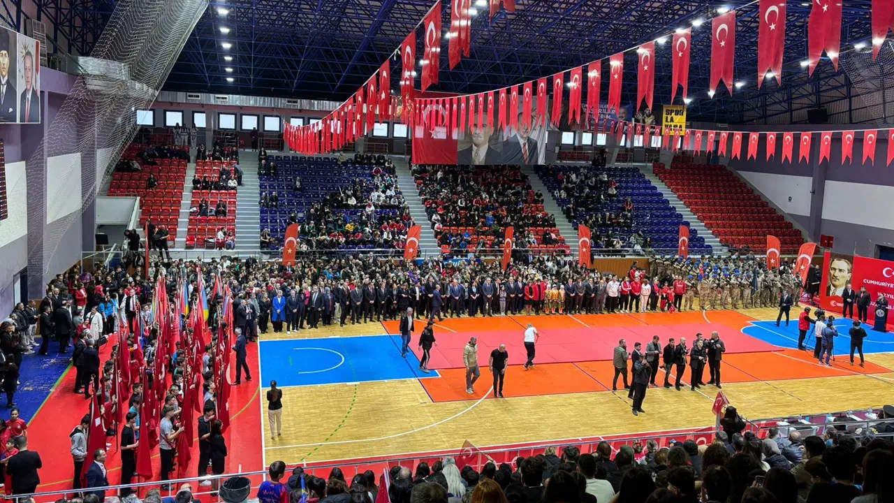 CHP'li Adıgüzel isim vererek açıkladı... O şehirde Cumhuriyet gösterisi son dakika iptal edildi: 'Çocukları cinsel obje olarak gören sapık zihniyetin...'