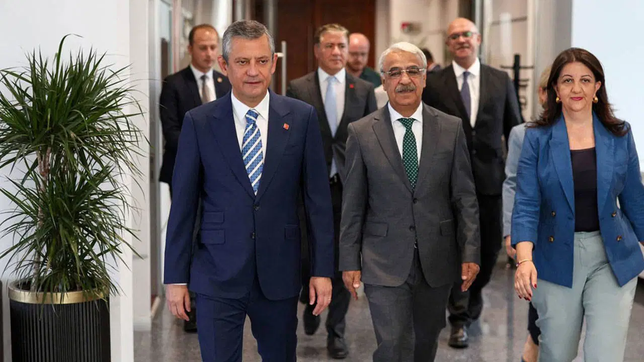 Komisyon İmralı'ya gidecek mi: DEM Parti'den gelen açıklamaya CHP'den yalanlama