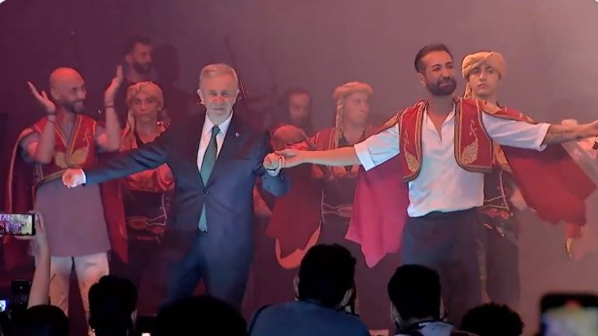 MANSUR YAVAŞ - KONSER - EMRE DOĞAN…