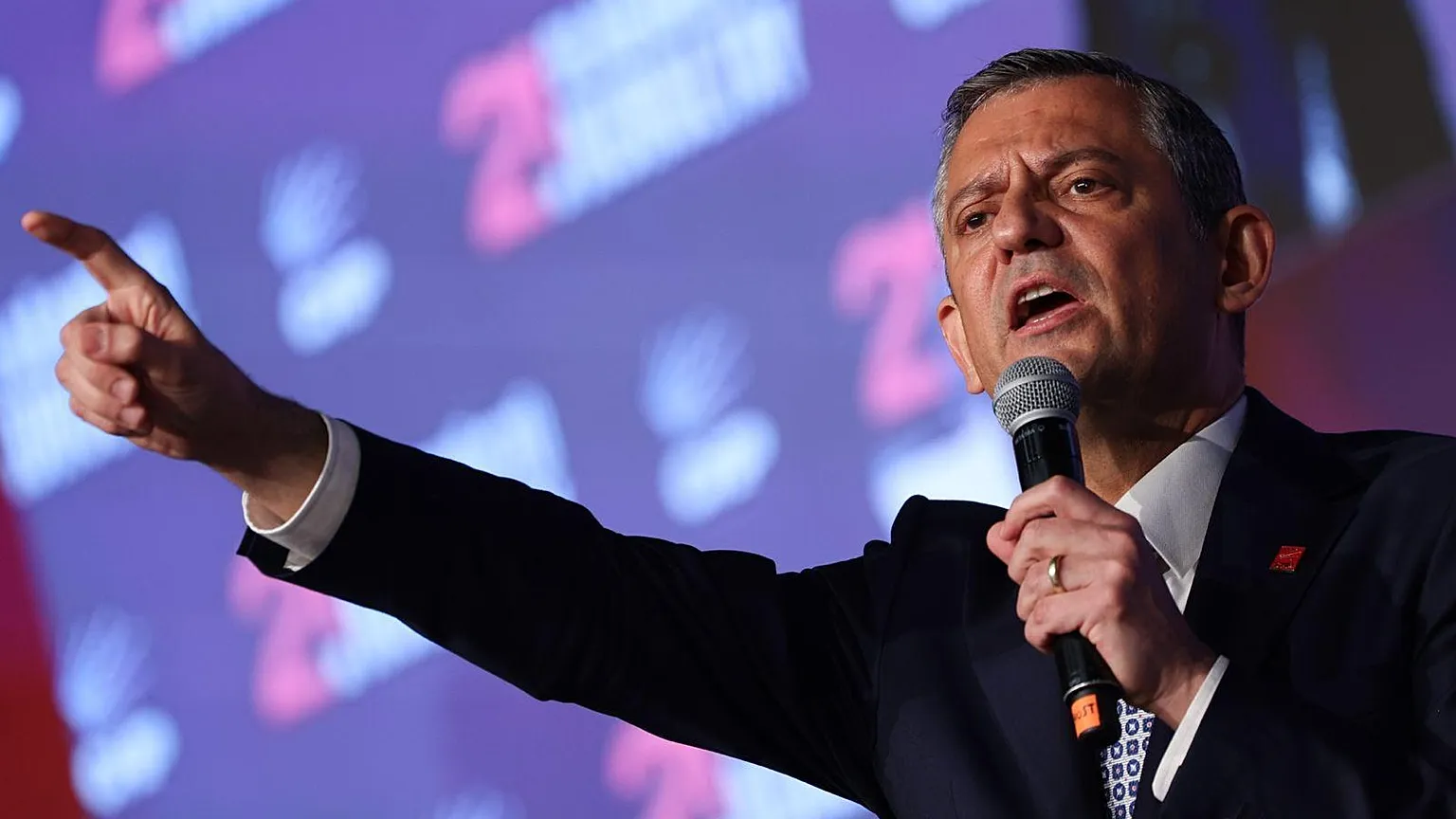CHP'NİN CUMHURBAŞKANI ADAYI ÖZGÜR ÖZEL!