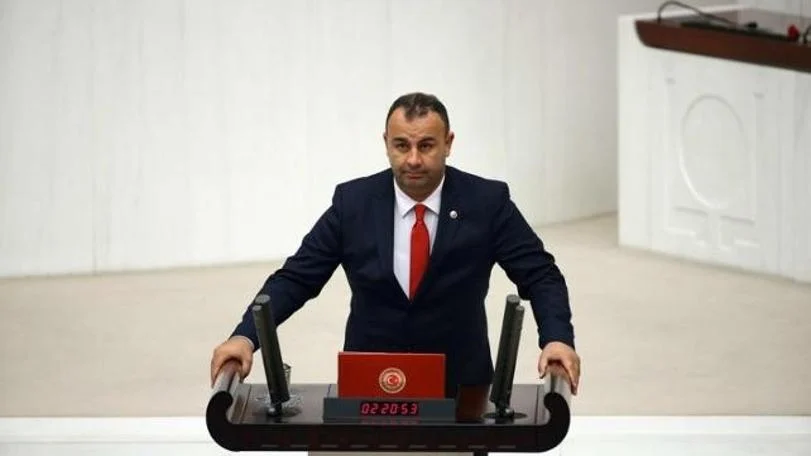 CHP'li Ednan Arslan: “Bakanlığın tutumu hem İzmirlileri hem de sağlık çalışanlarını huzursuz ediyor.”
