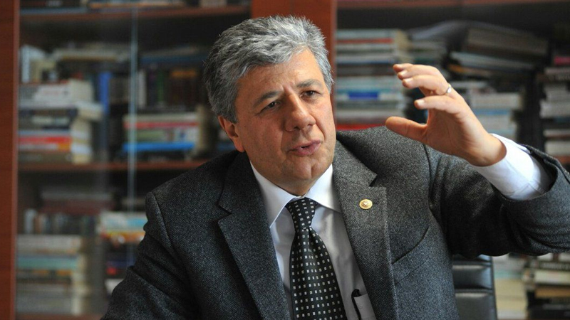 Mustafa Balbay: Sabit lider... Döner kadro!