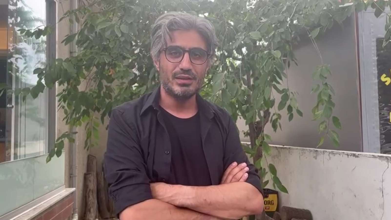 Yazarımız Barış Pehlivan 5. kez cezaevine girdi, Cumhuriyet okurlarına mesaj gönderdi: 'Enseyi karartmak yok'