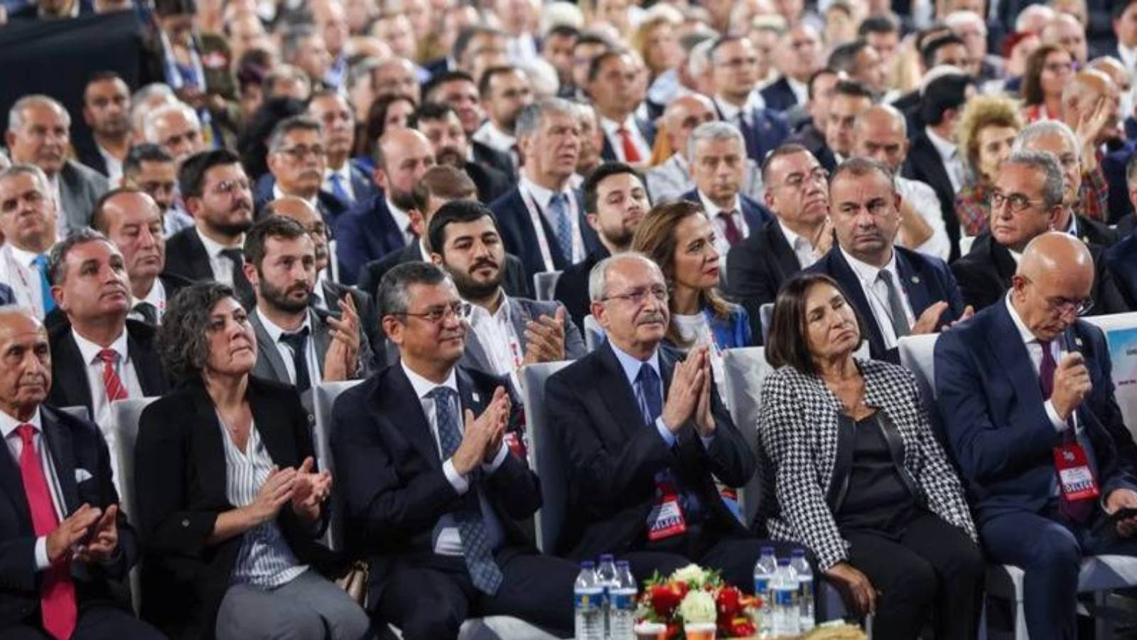 CHP KRİZİ AŞABİLİR: YETKİ 59 İSİMDE