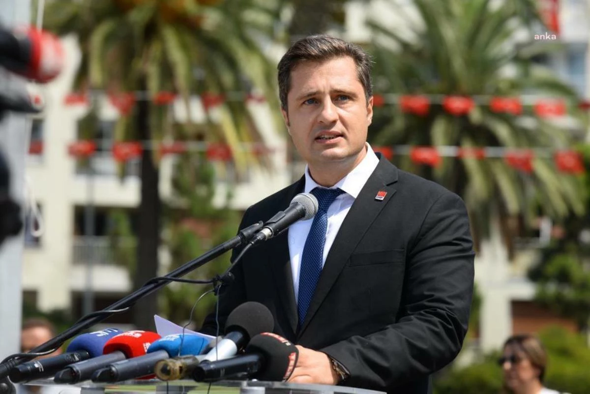 CHP PARTİ SÖZCÜSÜ DENİZ YÜCEL: “KUŞKU VE KORKU İKLİMİ YARATACAK OLAN BU DÜZENLEMENİN TAM KARŞISINDA, İFADE ÖZGÜRLÜĞÜNÜN YANINDAYIZ”