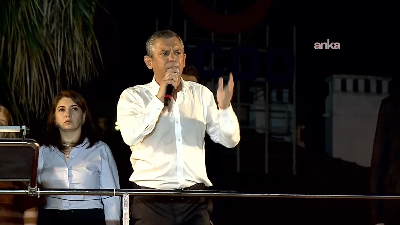 Özgür Özel: 11 yıl geriye gidip iftira attırıyorlar