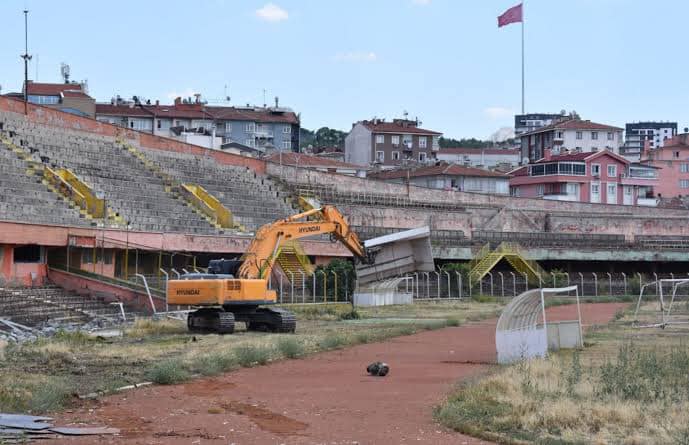 Mimarlar: Cebeci Stadyumu’nun yıkımına neden olanlar hakkında suç duyurusunda bulunacağız