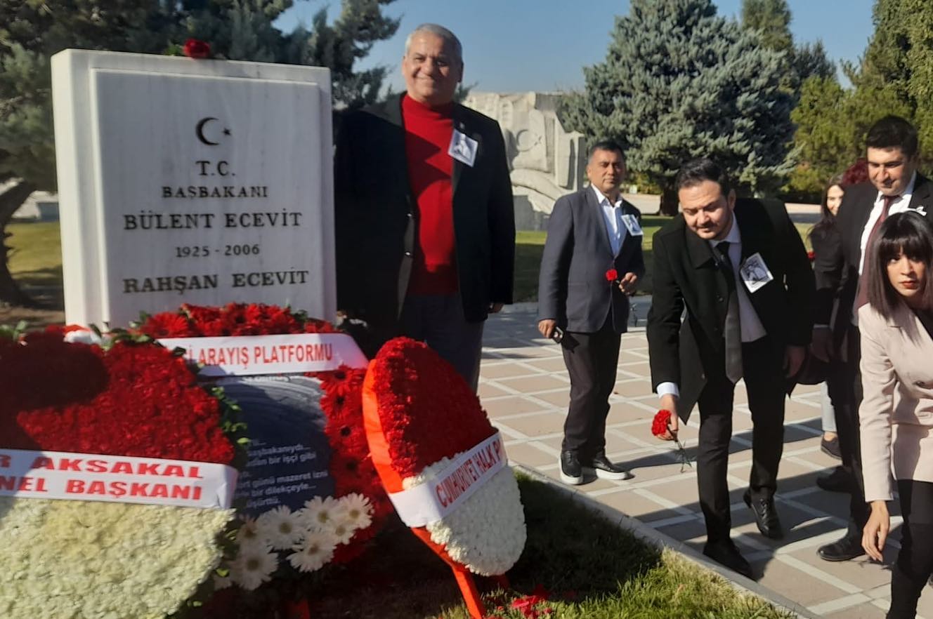 Bülent Ecevit Mezarı Başında Anıldı...