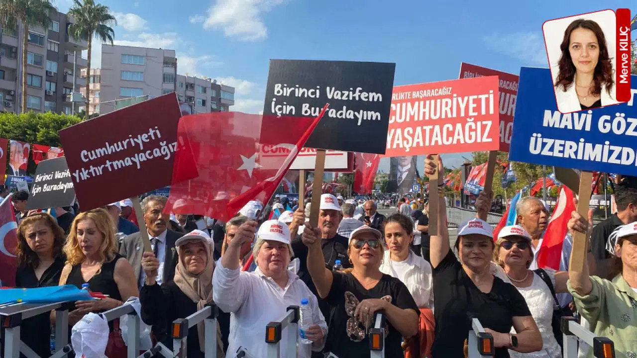 İYİ Parti’den Mersin’de gövde gösterisi: ‘Türkiye’yi böldürtmeyeceğiz’