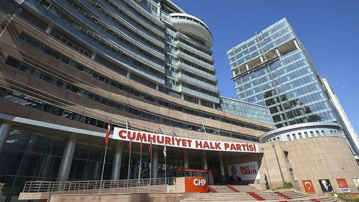 CHP tüzük kurultayına giderken - Mahmut Aslan...