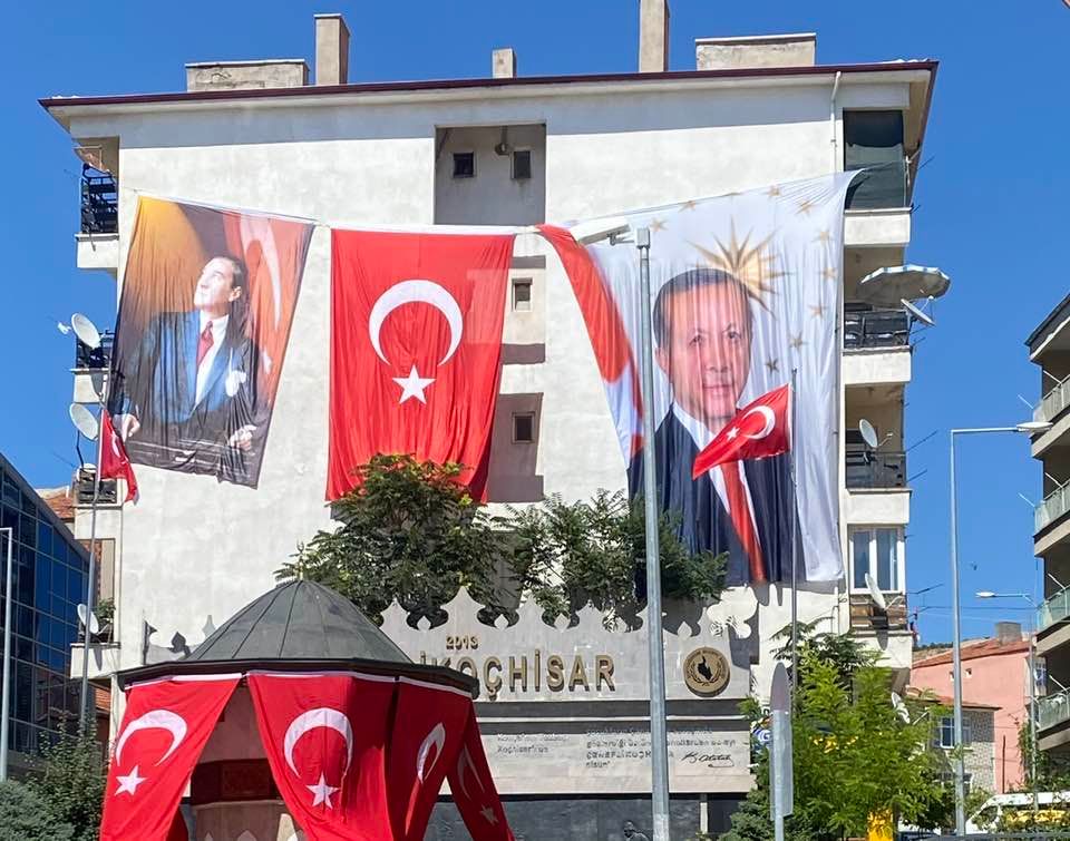 ŞEREFLİKOÇHİSAR HALKI TEPKİLİ!