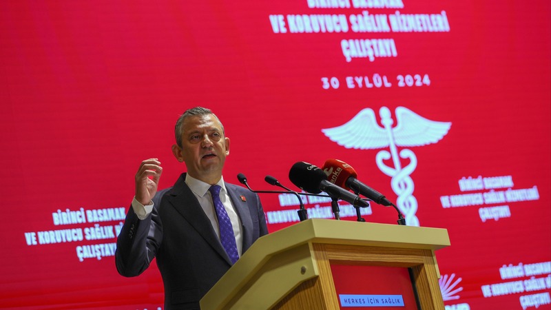 ÖZGÜR ÖZEL: “SAĞLIK ALANINDA GEMİ TAM OLARAK KARAYA OTURDU”