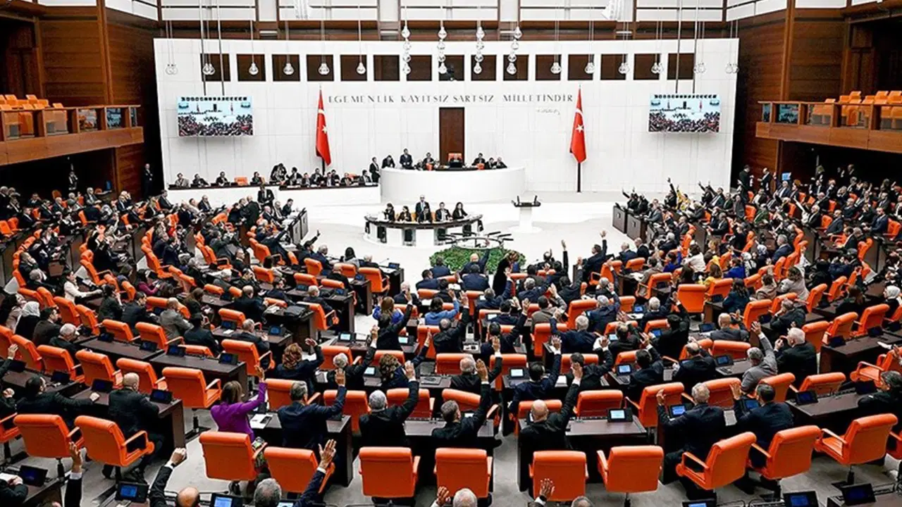 Meclis'te 'Epstein' önerisi: 'Araştırma komisyonu kurulmalı'