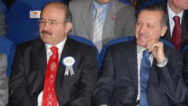 AKP'nin kurucu isminden dikkat çeken '15 Temmuz' çıkışı: 2 isim verdi, 'benim için kapanmadı' dedi