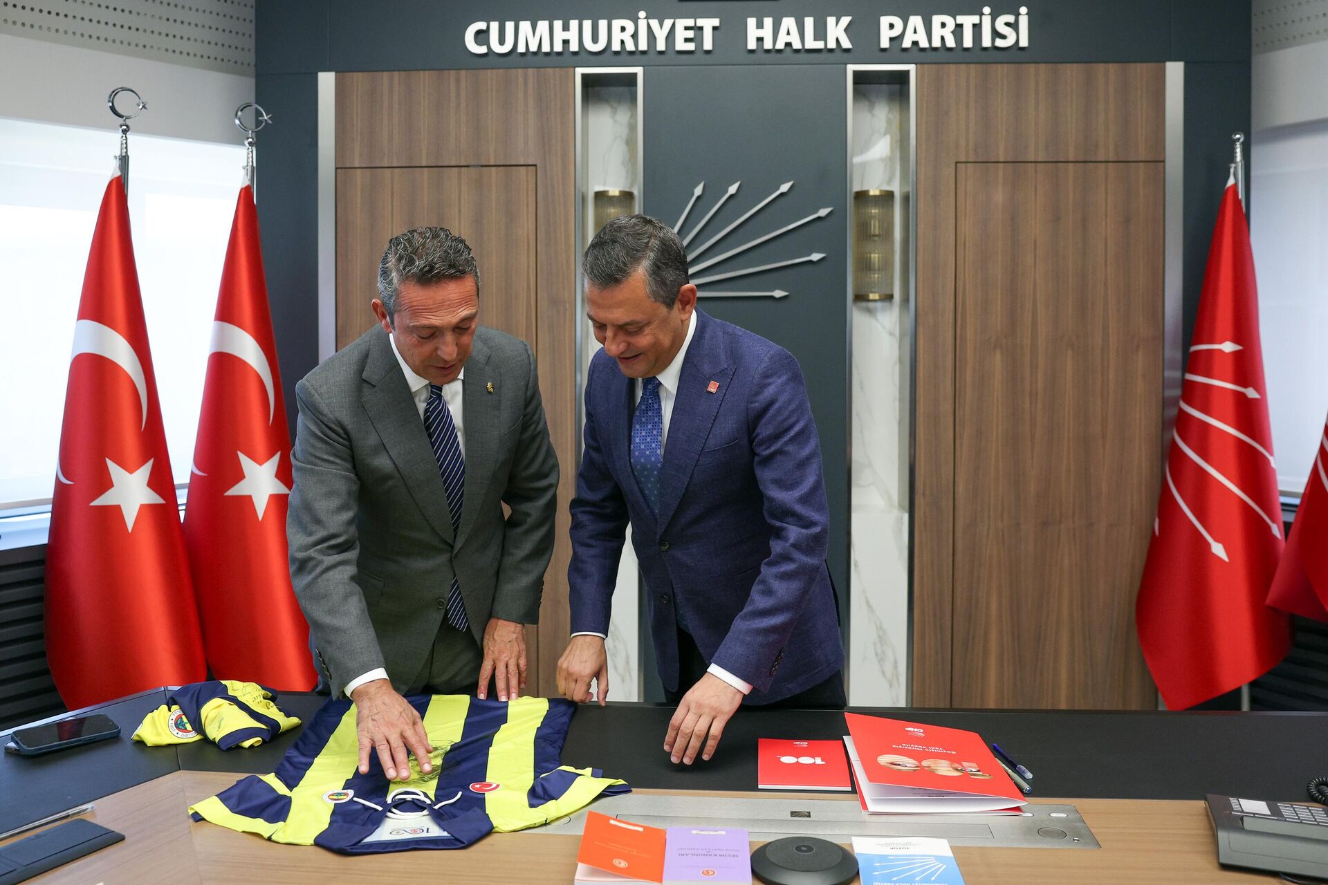 ALİ KOÇ'TAN CHP VE MHP'YE ZİYARET...