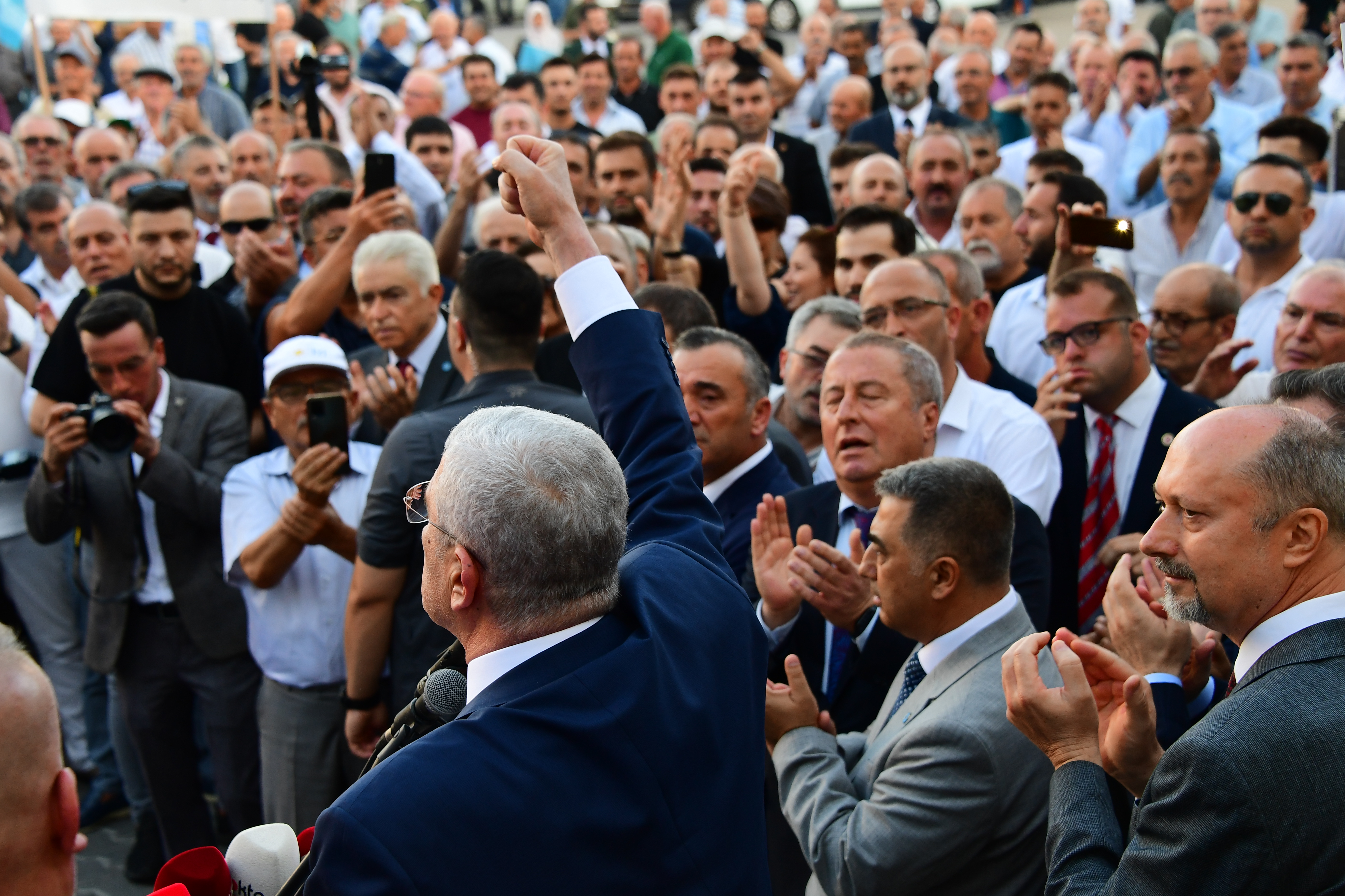Müsavat Dervişoğlu : 