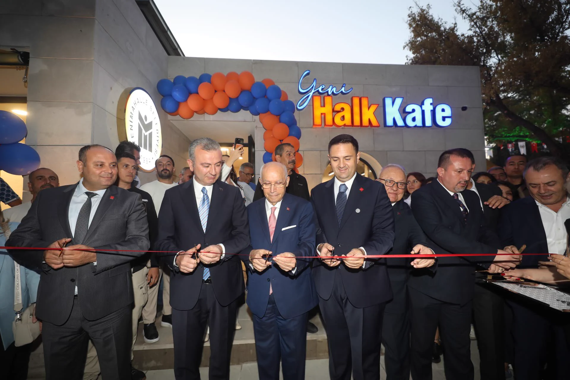 ANKARA’DA, YENİ PARTİ’NİN DEMOKRASİ BALONU PATLADI: KONGREYE KATILIM SORUNU!