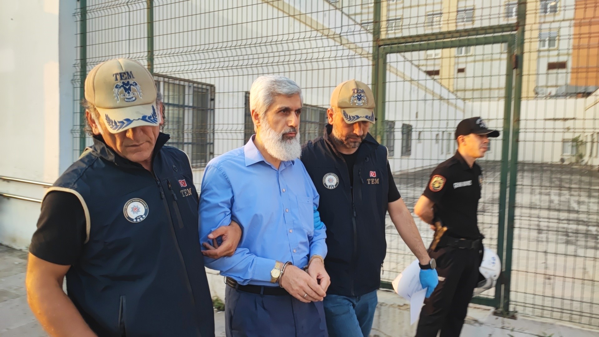 Furkan Vakfı'na operasyon...
