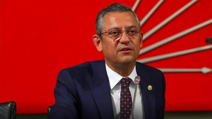Özgür Özel: Şehit cenazesine gitmek ne zamandan beri gövde gösterisi?