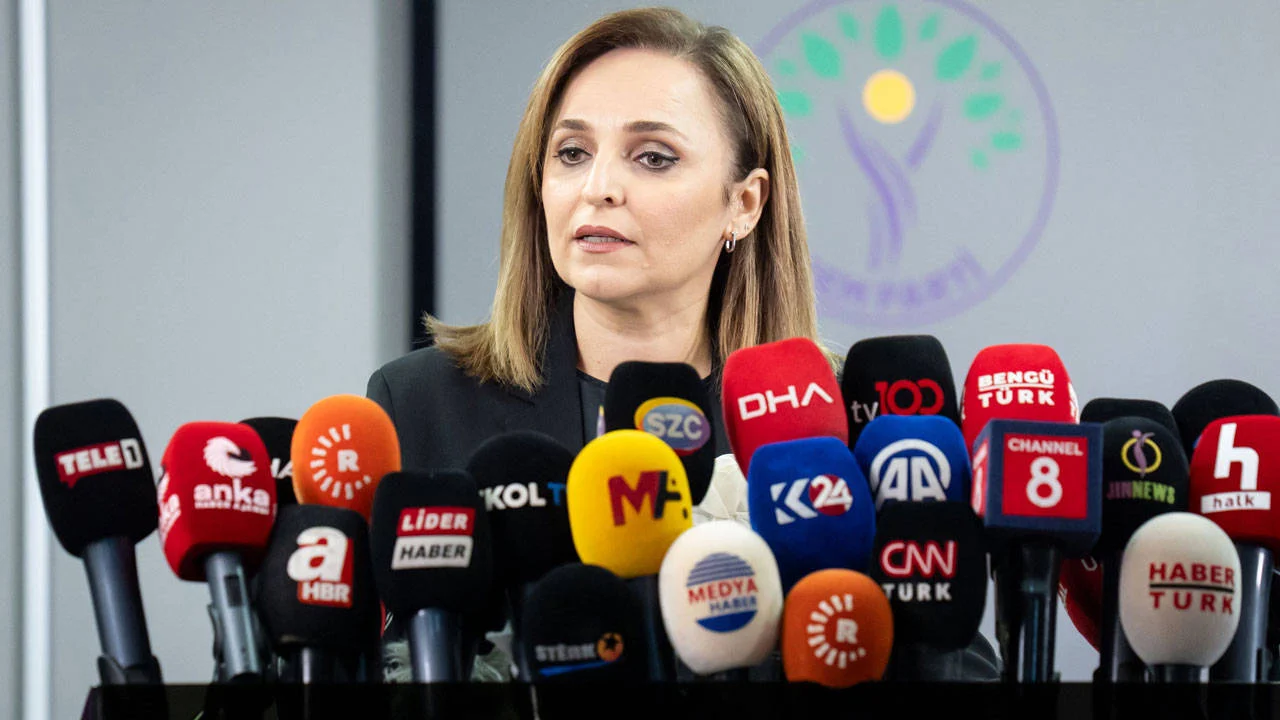 DEM Parti Sözcüsü Ayşegül Doğan: Türkiye'nin yeni bir anayasaya ihtiyacı var