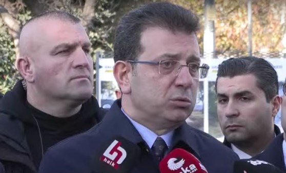 İMAMOĞLU’NDAN 3 GAZETECİNİN GÖZALTINA ALINMASINA TEPKİ: ‘KUMPAS DÜZENİ ORTAYA ÇIKTI’…