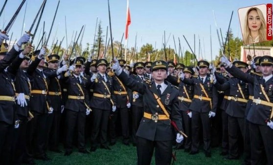 MUSTAFA KEMAL’İN ASKERLERİYİZ YEMİNİ EDEN 5 TEĞMEN İHRAÇ EDİLDİ: TARİHE KARA LEKE…