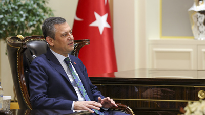 ÖZGÜR ÖZEL:“SİYASİ İKTİDARIN APARATLARI, AHMET ÖZER’İN SUÇSUZLUĞUNU ASLA GÖLGELEYEMEYECEKTİR”…