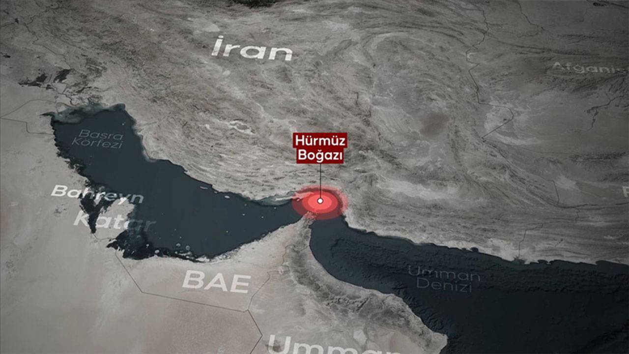 İran'a gıda taşıyan yük gemisi ve Irak'a giden tanker, Hürmüz Boğazı'ndan Basra Körfezi'ne girdi