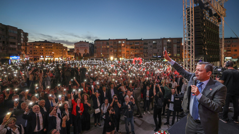 Özgür Özel: “Yoksulluğu Unutturmaya Kalkıyorsun, Bu Oyuna Gelmeyeceğiz”