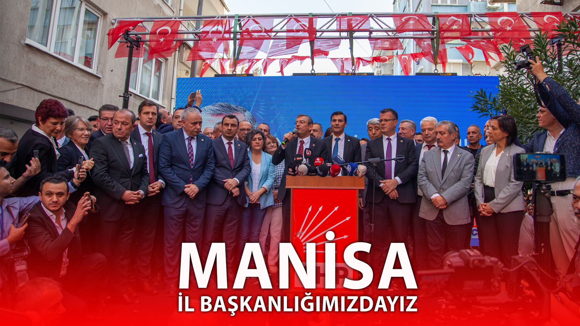 CHP GENEL BAŞKANI ÖZGÜR ÖZEL, İL GENÇLİK KOLLARI BAŞKANLARINI MEMLEKETİ MANİSA’DA AĞIRLIYOR...