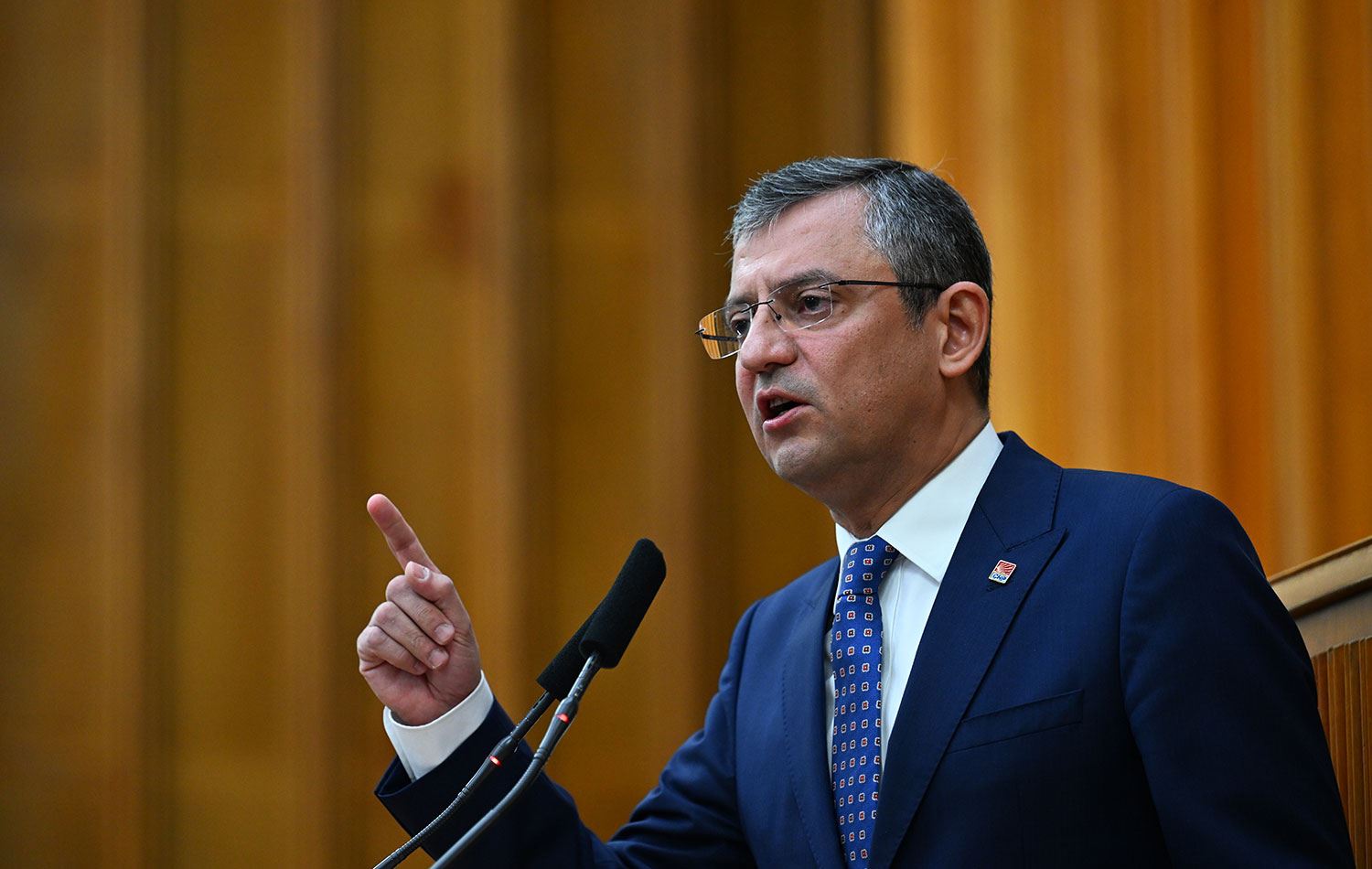 CHP'NİN GÖNÜLLÜ YAPILANMASI ve ÖZGÜR ÖZEL...