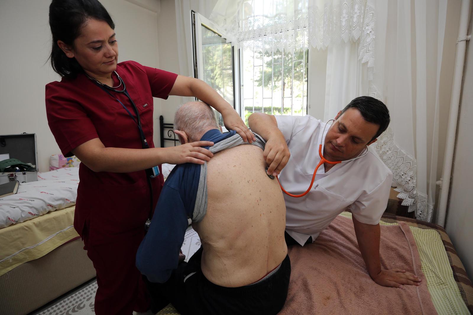 YENİMAHALLE BELEDİYESİNDEN EVDE SAĞLIK KONTROLÜ HİZMETİ...