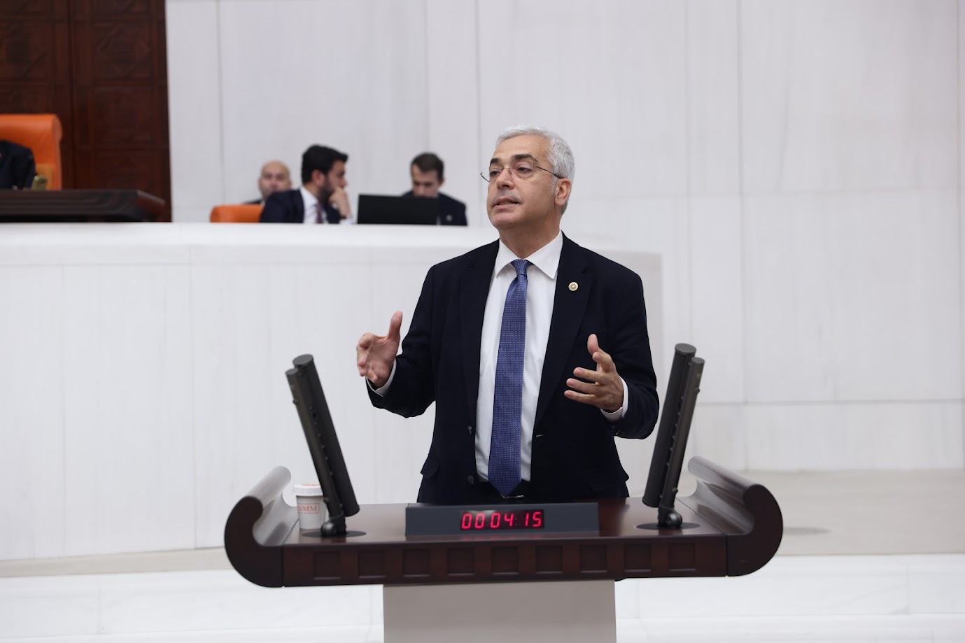SALİH UZUN: “PARLAMENTONUN HUKUKUNU TBMM BAŞKANI KORUMALIDIR!”