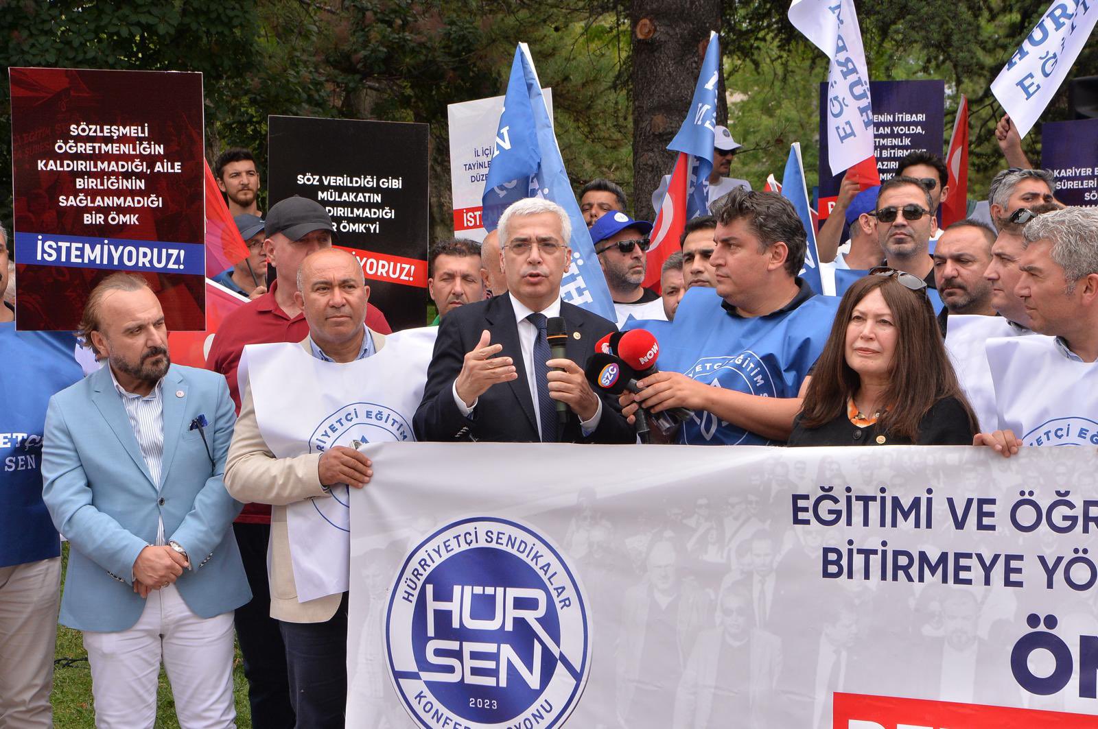  Salih Uzun: Öğretmenlerle dayanışmak için yanlarındaydık...