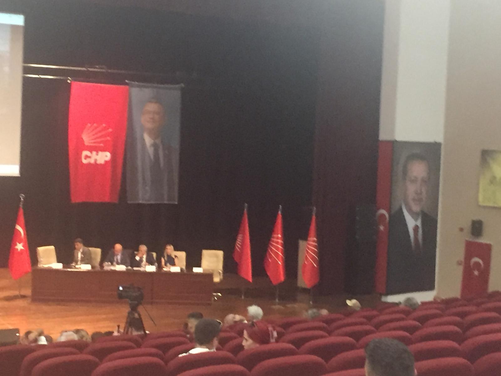 RECEP TAYYİP ERDOĞAN AFİŞİ ALTINDA CHP İL DANIŞMA KURULU TOPLANDI...