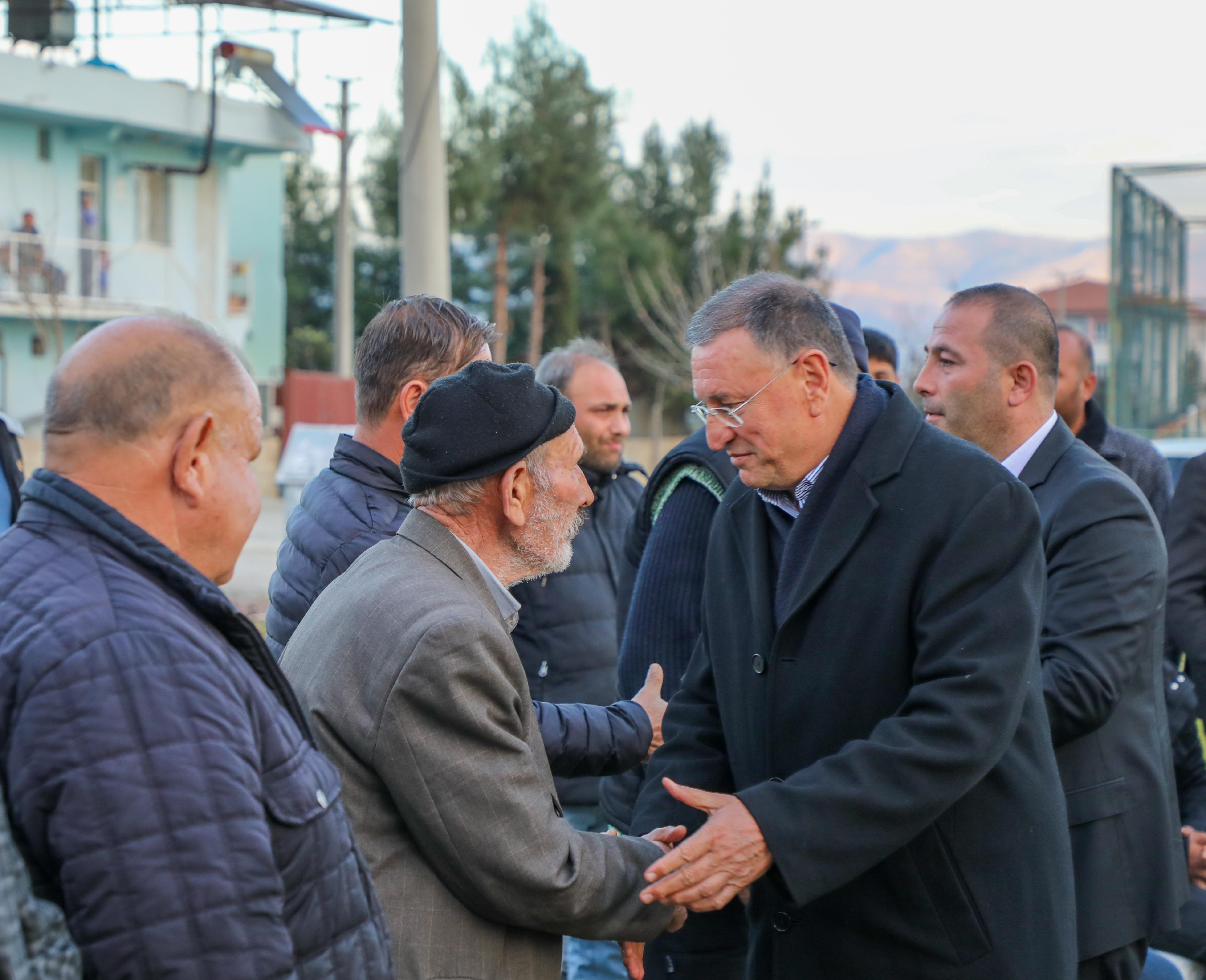 LÜTFÜ SAVAŞ, HASSA’DA 39 MAHALLE MUHTARI İLE BİR ARAYA GELDİ...
