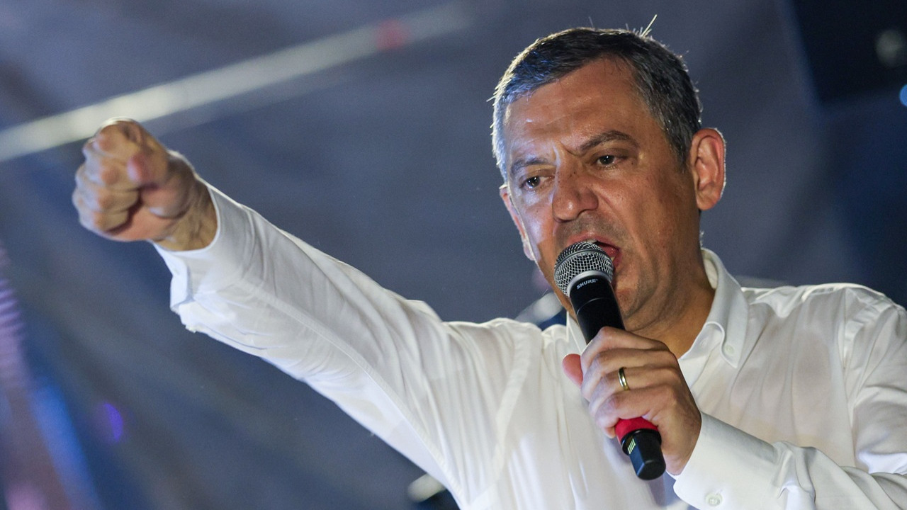 '32 saatlik görüntü var' dedi, Manavgat kurgusunu anlattı! CHP lideri Özgür Özel on binlere seslendi