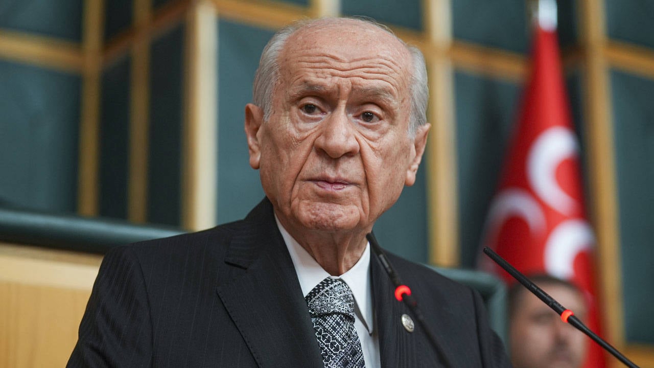 Özgür Özel'in TRT çağrısına Bahçeli'den yeşil ışık: 'Türk milleti gerçekleri görsün'