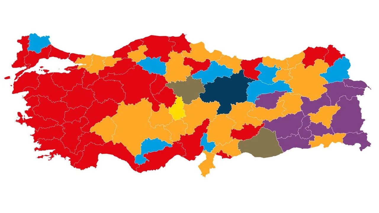CHP ile AKP'nin oy artırdığı ve kaybettiği iller...