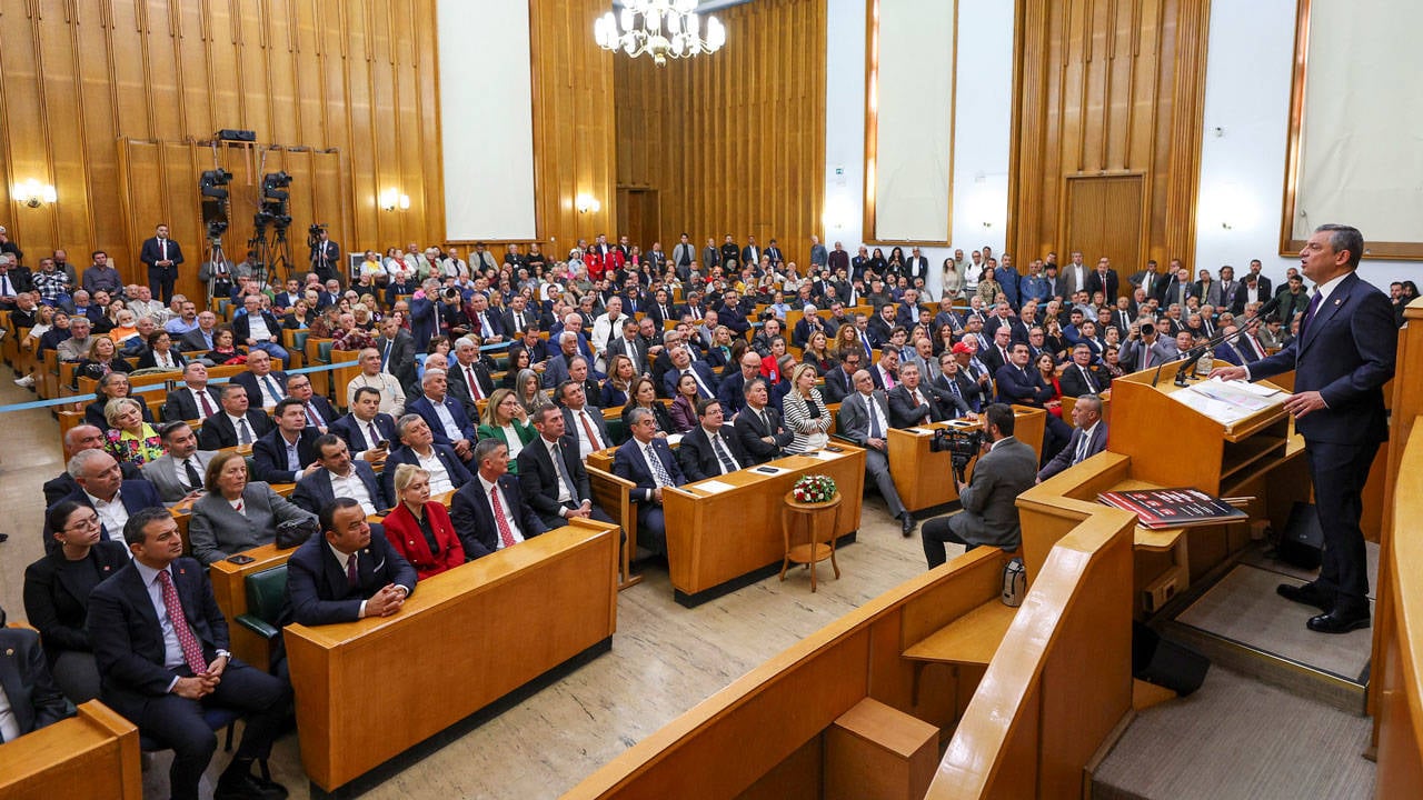 CHP, Irak ve Suriye tezkerelerine 'hayır' deme kararı aldı