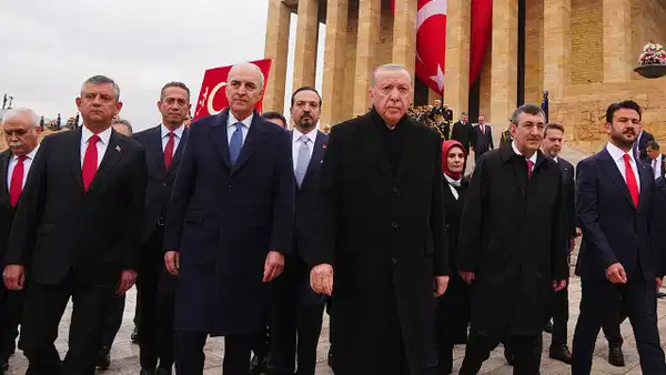 Cumhuriyet'in 103. yılında Anıtkabir'de tören: Siyasi liderler de katıldı