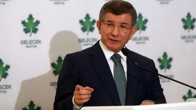 Alman Anayasa Mahkemesi'nden 'Davutoğlu' kararı: Mektup açıklanmalıydı