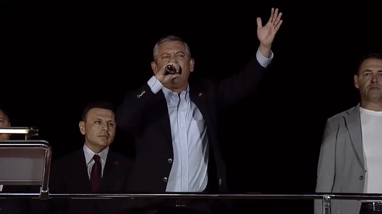 Özgür Özel 'AKP içerisindeki gruplar birbirine operasyon çekiyor' diyerek duyurdu: 'Parti içerisinde konuşuluyor...'