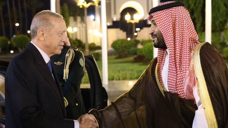 Türkiye ve Suudi Arabistan'dan dev enerji anlaşması: İki kente güneş santrali kurulacak