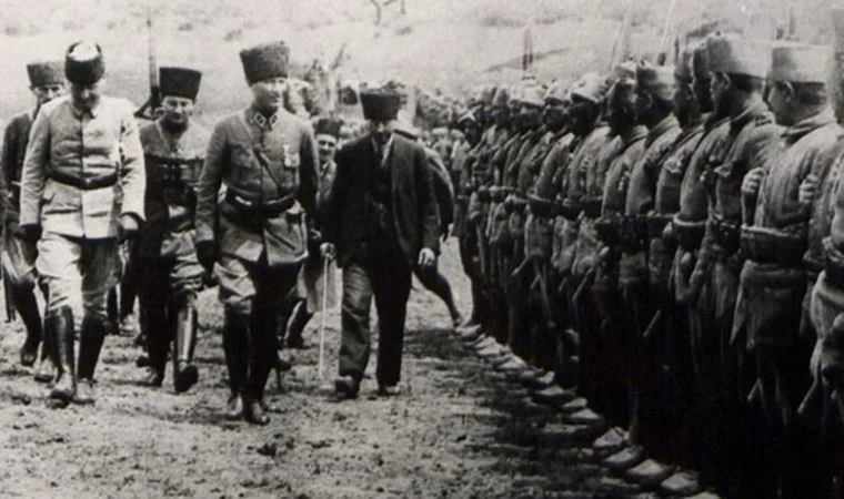 30 Ağustos'un 100. Yılında Ulu Önder Atatürk'ün Anlatımıyla Büyük Zafer: 'Esir olmayız'