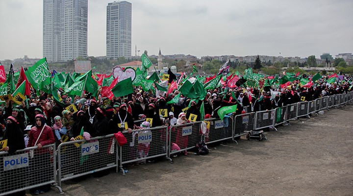 Üniversitede Hizbullah Reklamı