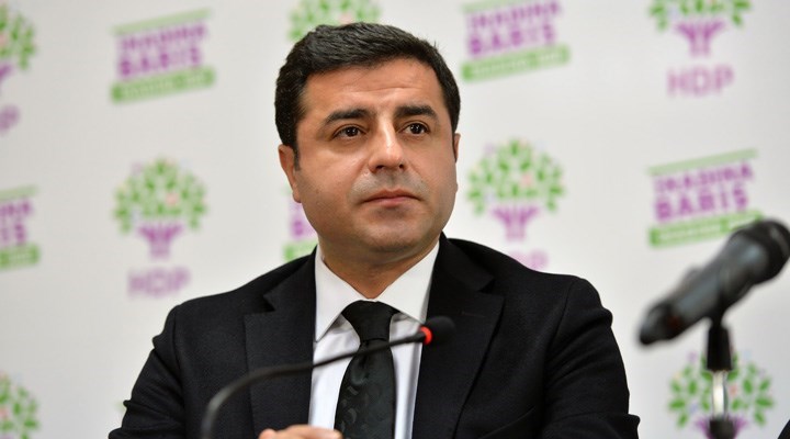  Twitter Selahattin Demirtaş: Hükümet, Öcalan’la görüşürse doğru bir şey yapmış olur