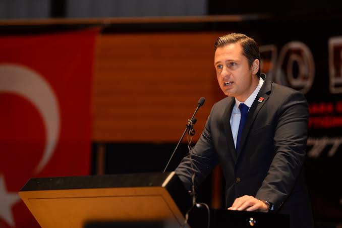 CHP’Lİ DENİZ YÜCEL: “LAİKLİĞİ TARTIŞTIRMAYACAĞIZ!