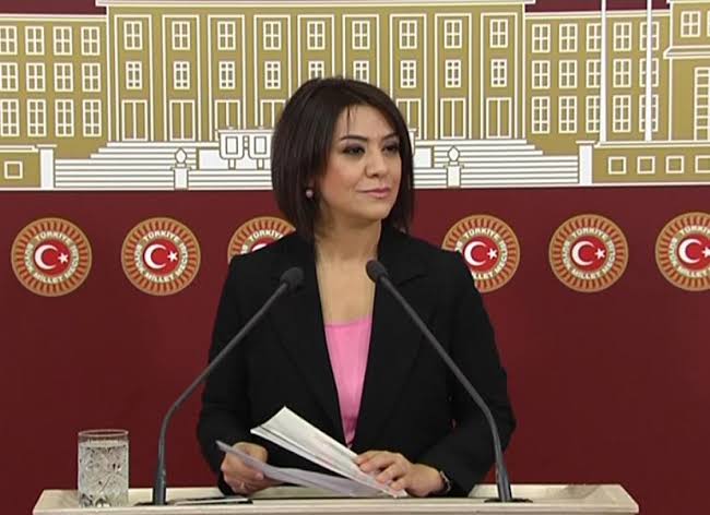 GAMZE TAŞÇIER KRİZİ...